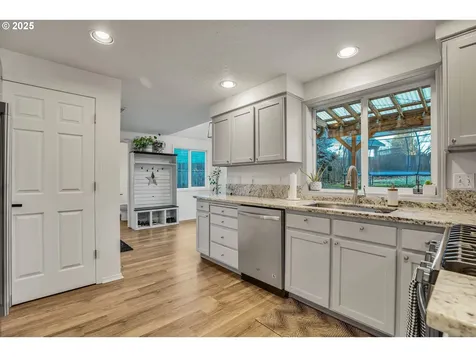 19777 Castleberry Loop Oregon City OR 97045