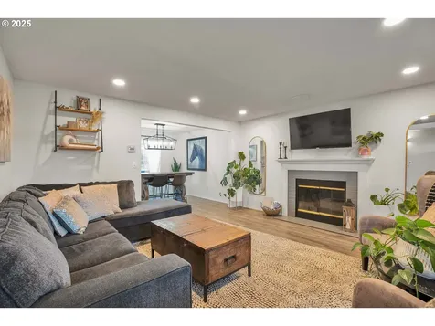 19777 Castleberry Loop Oregon City OR 97045