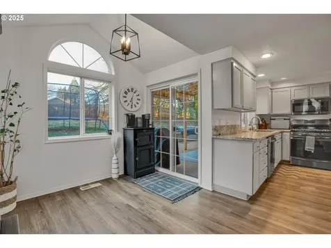 19777 Castleberry Loop Oregon City OR 97045