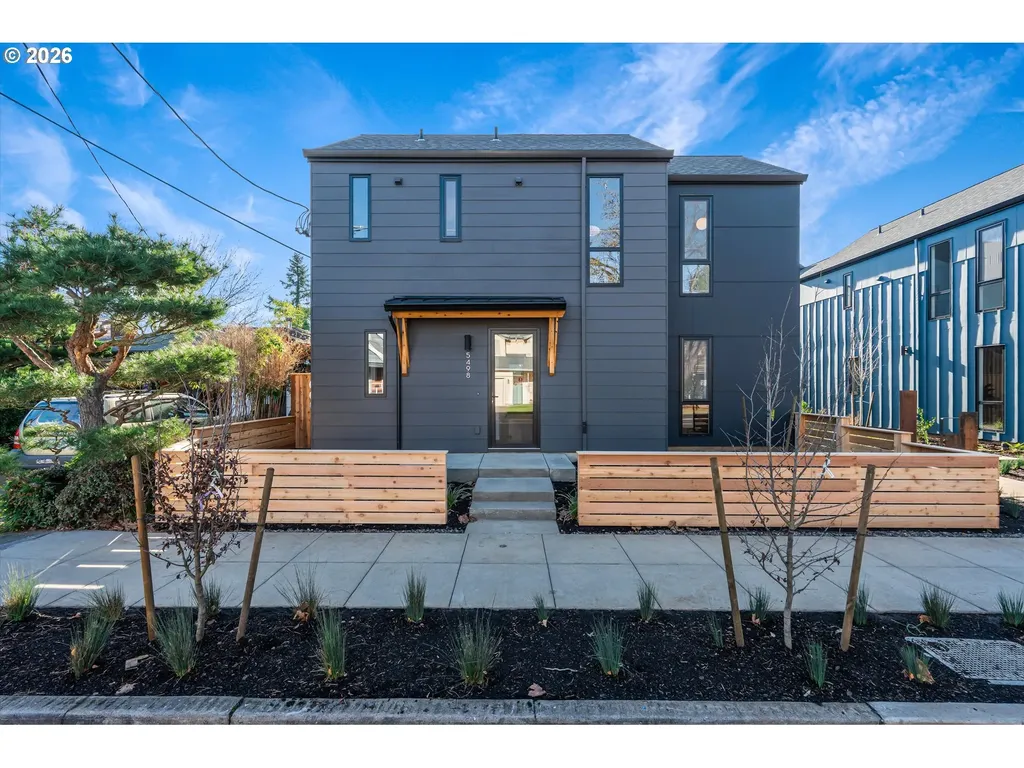 5498 SE Boise Street Portland OR 97206