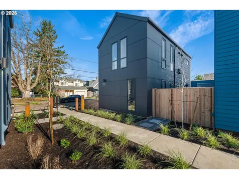 5498 SE Boise Street Portland OR 97206