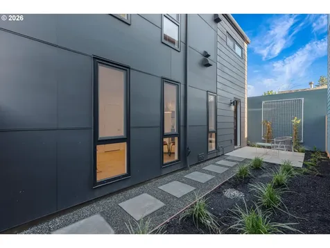 5498 SE Boise Street Portland OR 97206