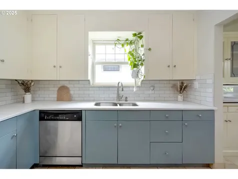 7540 N Chautauqua Boulevard Portland OR 97217
