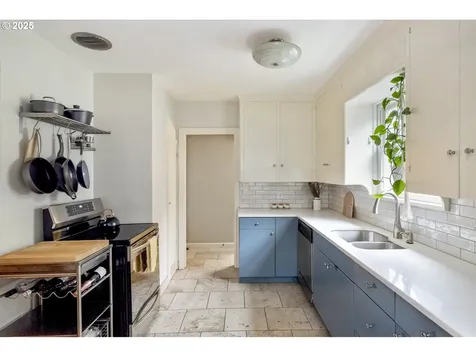 7540 N Chautauqua Boulevard Portland OR 97217
