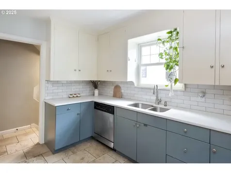 7540 N Chautauqua Boulevard Portland OR 97217