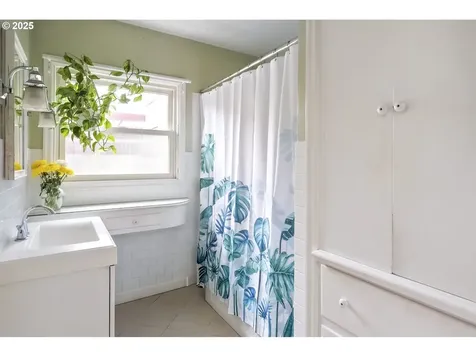 7540 N Chautauqua Boulevard Portland OR 97217