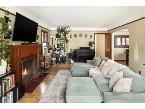 7540 N Chautauqua Boulevard Portland OR 97217