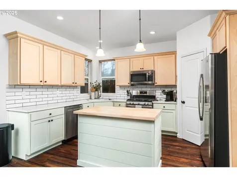 1024 Hartford Drive Forest Grove OR 97116