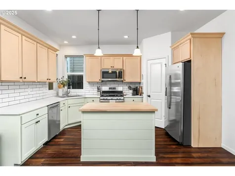 1024 Hartford Drive Forest Grove OR 97116
