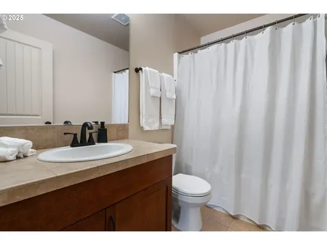 10415 NE 21st Court Vancouver WA 98686