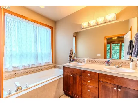 703 SE Anderson Lane Gresham OR 97080