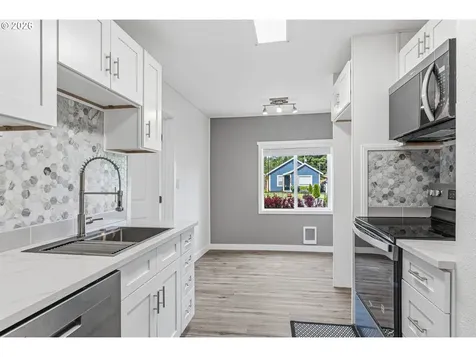 1116 N 3rd Avenue Kelso WA 98626