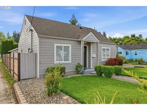 1116 N 3rd Avenue Kelso WA 98626
