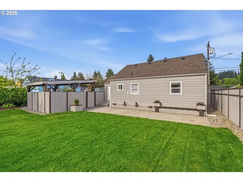 1116 N 3rd Avenue Kelso WA 98626