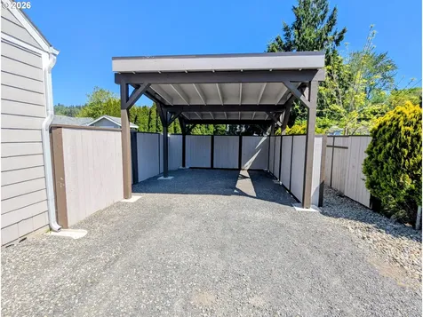 1116 N 3rd Avenue Kelso WA 98626