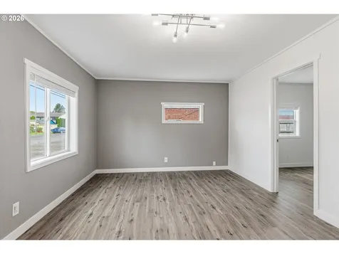 1116 N 3rd Avenue Kelso WA 98626
