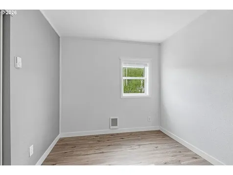 1116 N 3rd Avenue Kelso WA 98626
