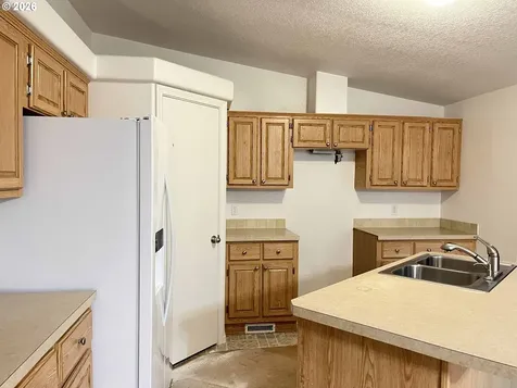 11211 Highway 36 Mapleton OR 97453