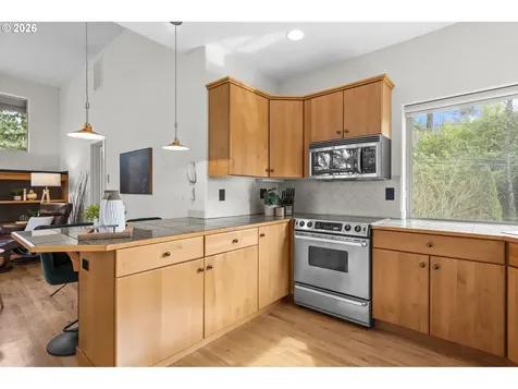 4249 SW Dosch Road Portland OR 97239