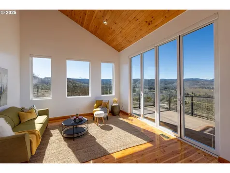 1642 Morgensen Road Mosier OR 97040