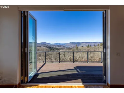1642 Morgensen Road Mosier OR 97040