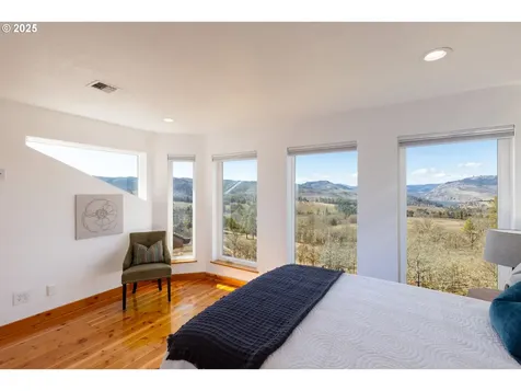 1642 Morgensen Road Mosier OR 97040