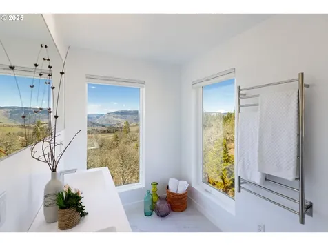 1642 Morgensen Road Mosier OR 97040