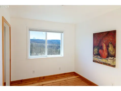 1642 Morgensen Road Mosier OR 97040