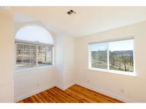 1642 Morgensen Road Mosier OR 97040
