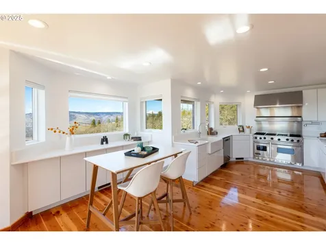 1642 Morgensen Road Mosier OR 97040