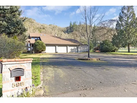 598 Winter Creek Lane Roseburg OR 97471