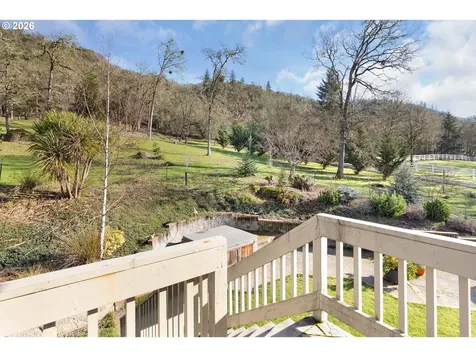 598 Winter Creek Lane Roseburg OR 97471