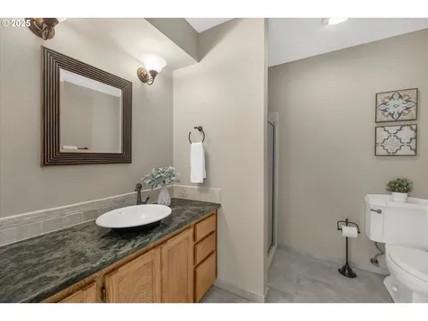 5687 River Street West Linn OR 97068