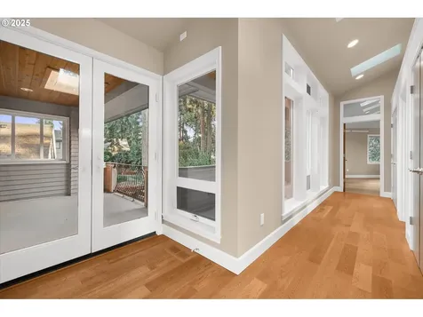5687 River Street West Linn OR 97068