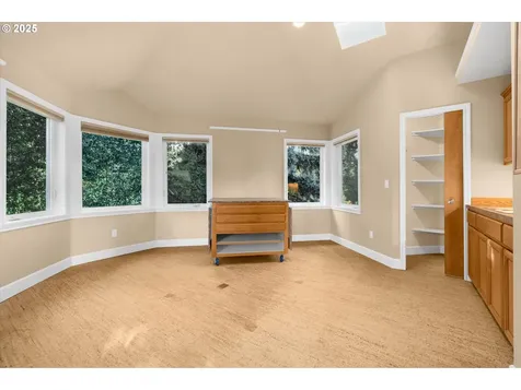 5687 River Street West Linn OR 97068