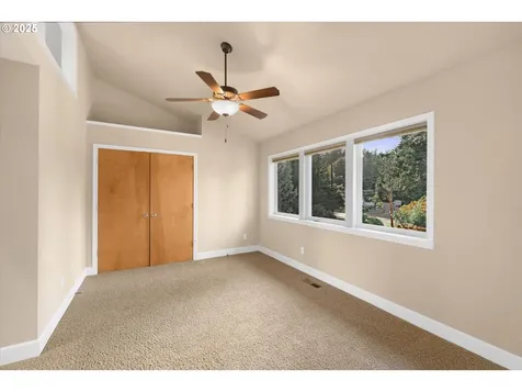 5687 River Street West Linn OR 97068
