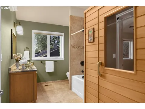 5687 River Street West Linn OR 97068