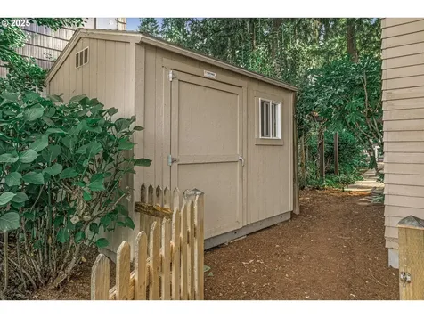 5687 River Street West Linn OR 97068