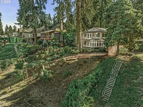 5687 River Street West Linn OR 97068