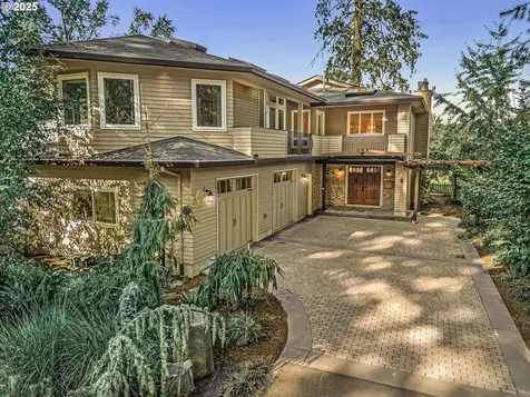 5687 River Street West Linn OR 97068