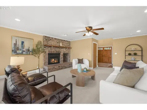 5687 River Street West Linn OR 97068
