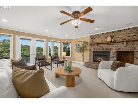 5687 River Street West Linn OR 97068