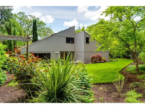 1800 Tabor Street Eugene OR 97401