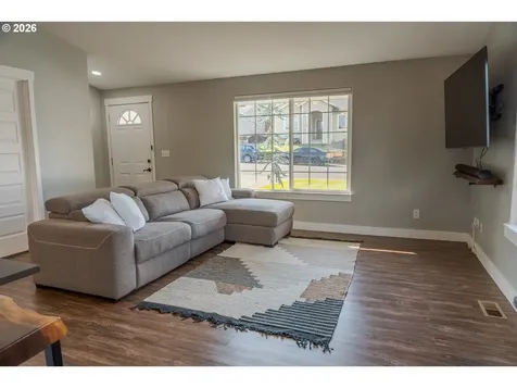 5214 Nightcap Street SE Salem OR 97306