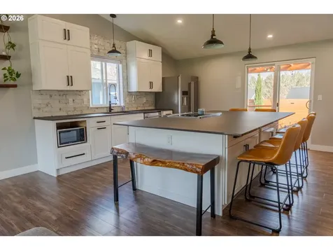 5214 Nightcap Street SE Salem OR 97306