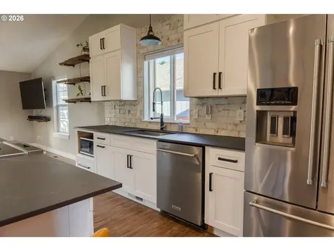 5214 Nightcap Street SE Salem OR 97306