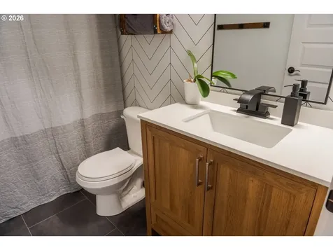 5214 Nightcap Street SE Salem OR 97306