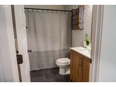 5214 Nightcap Street SE Salem OR 97306