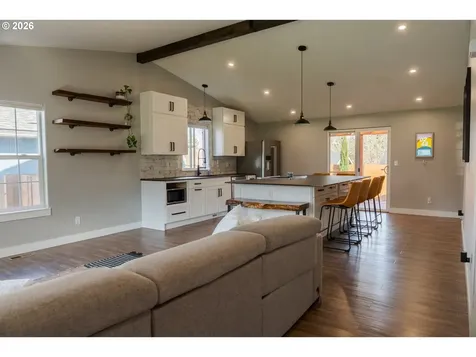 5214 Nightcap Street SE Salem OR 97306