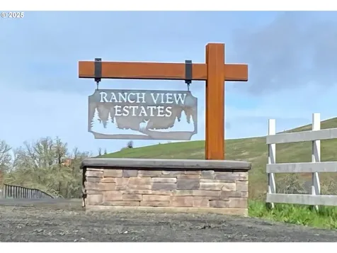 523 Ladybug Lane Roseburg OR 97470